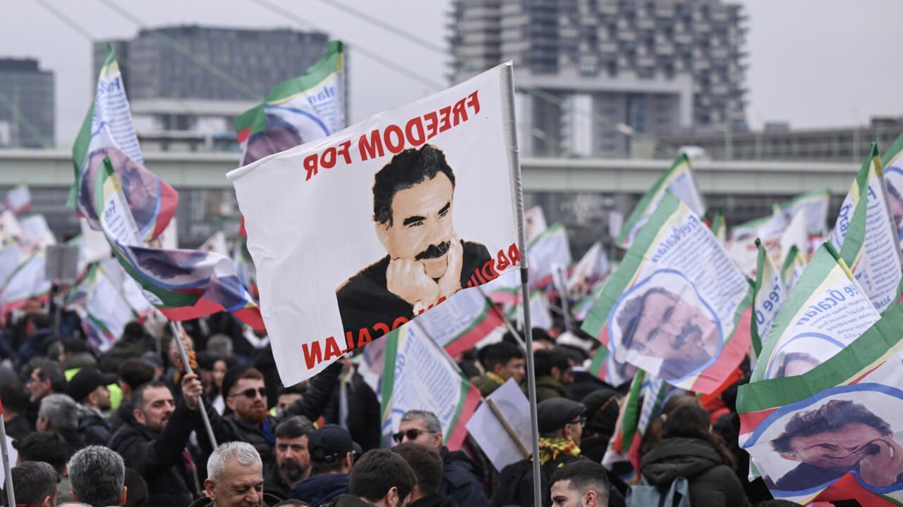 Митинг с требованием освобождения Оджалана